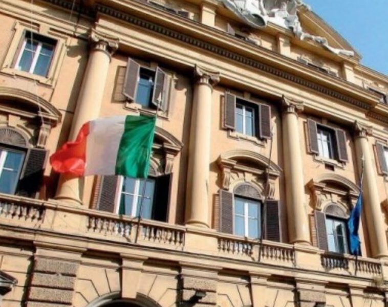 Decreto esponenti bancari. Forti perplessità di Federcasse